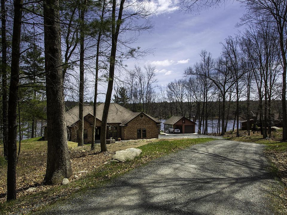 2nd image of 542 Twin Lakes Rd