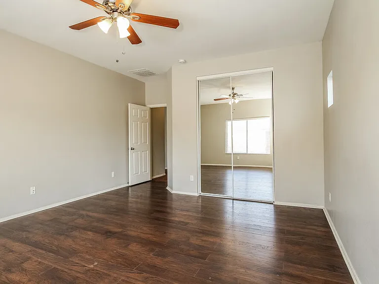 5438 W Pollack St — Photo 8
