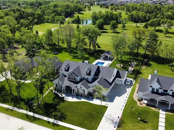 112 Iron Dr, Huxley, IA 50124