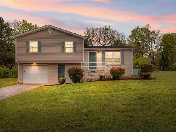 1945 Bay Hill Dr, Hixson, TN 37343