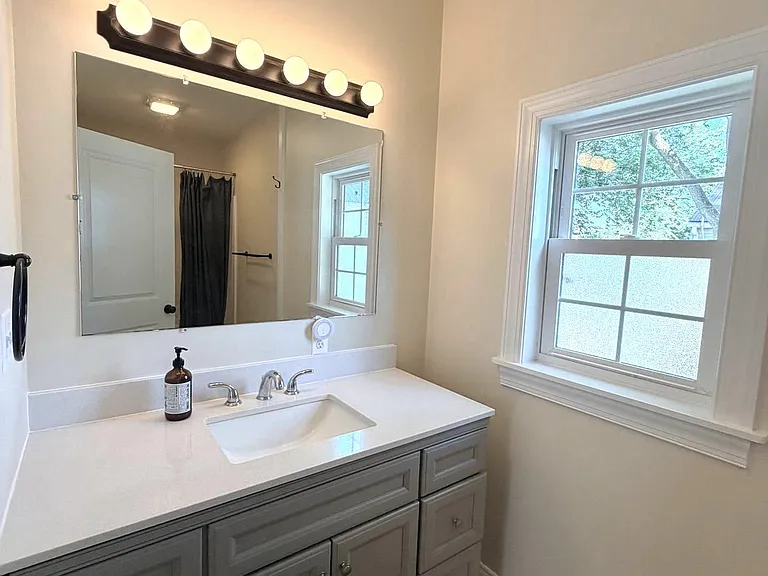 114 N Main St #B — Photo 20