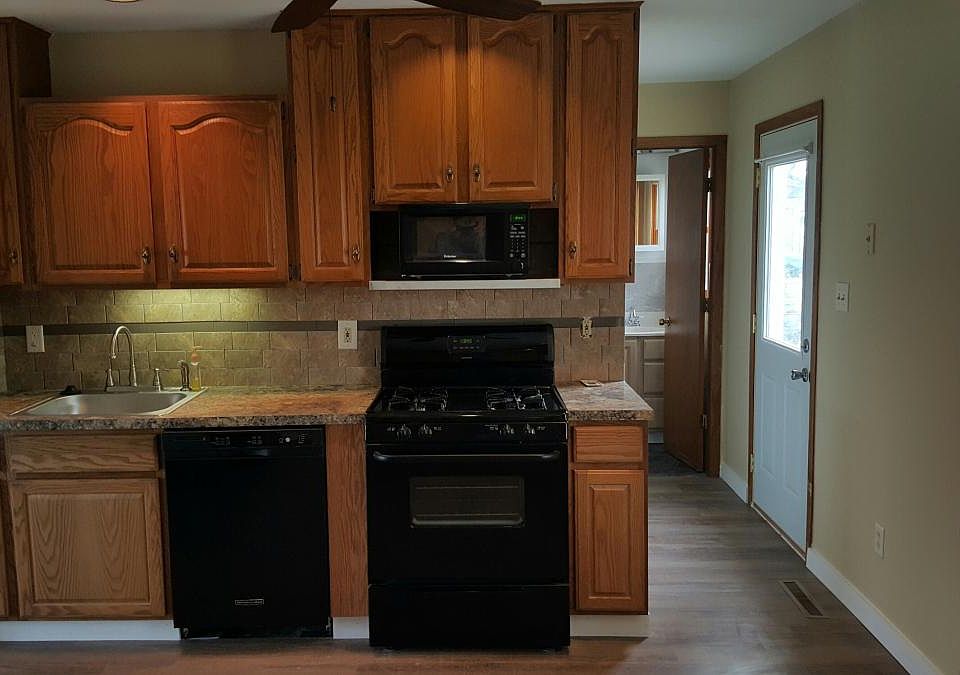 1st image of 706 8th Street Pl SE