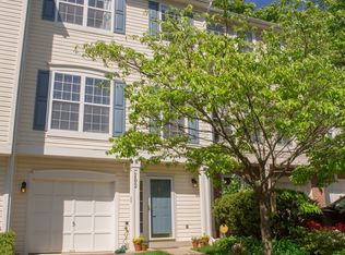 203 Twelve Oaks Dr, Gaithersburg, MD 20878