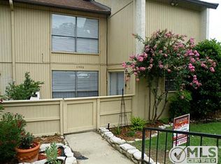 1466 Creekview Ct, Fort Worth, TX 76112