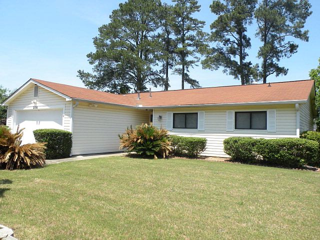 1st image of 216 Oakridge Dr
