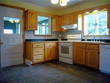 3rd image of 828 E Main St #20