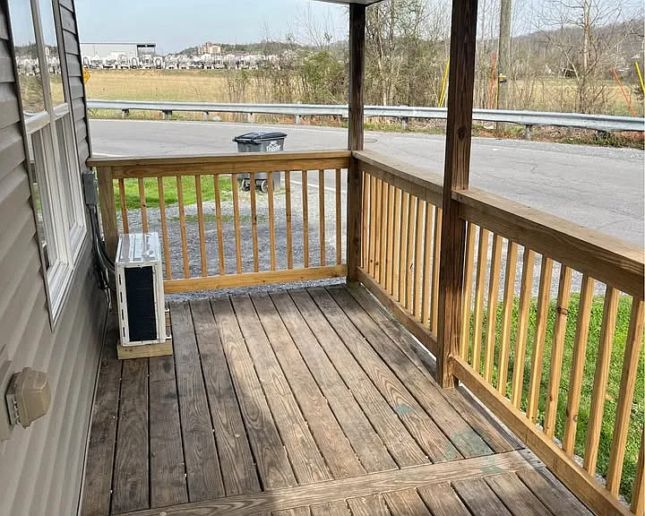 2428 Princeton Rd — Photo 8