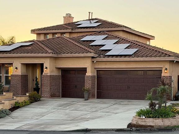 3rd image of 2327 Clearcrest Ln