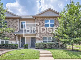 1324 Lake Crest Ln, Lewisville, TX 75057