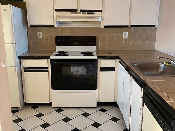 4th image of 6743 NW 188th Ter Unit 6743