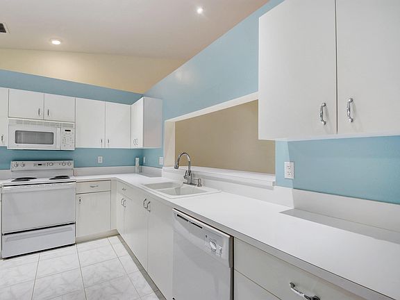 4th image of 9644 Sills Dr E APT 202