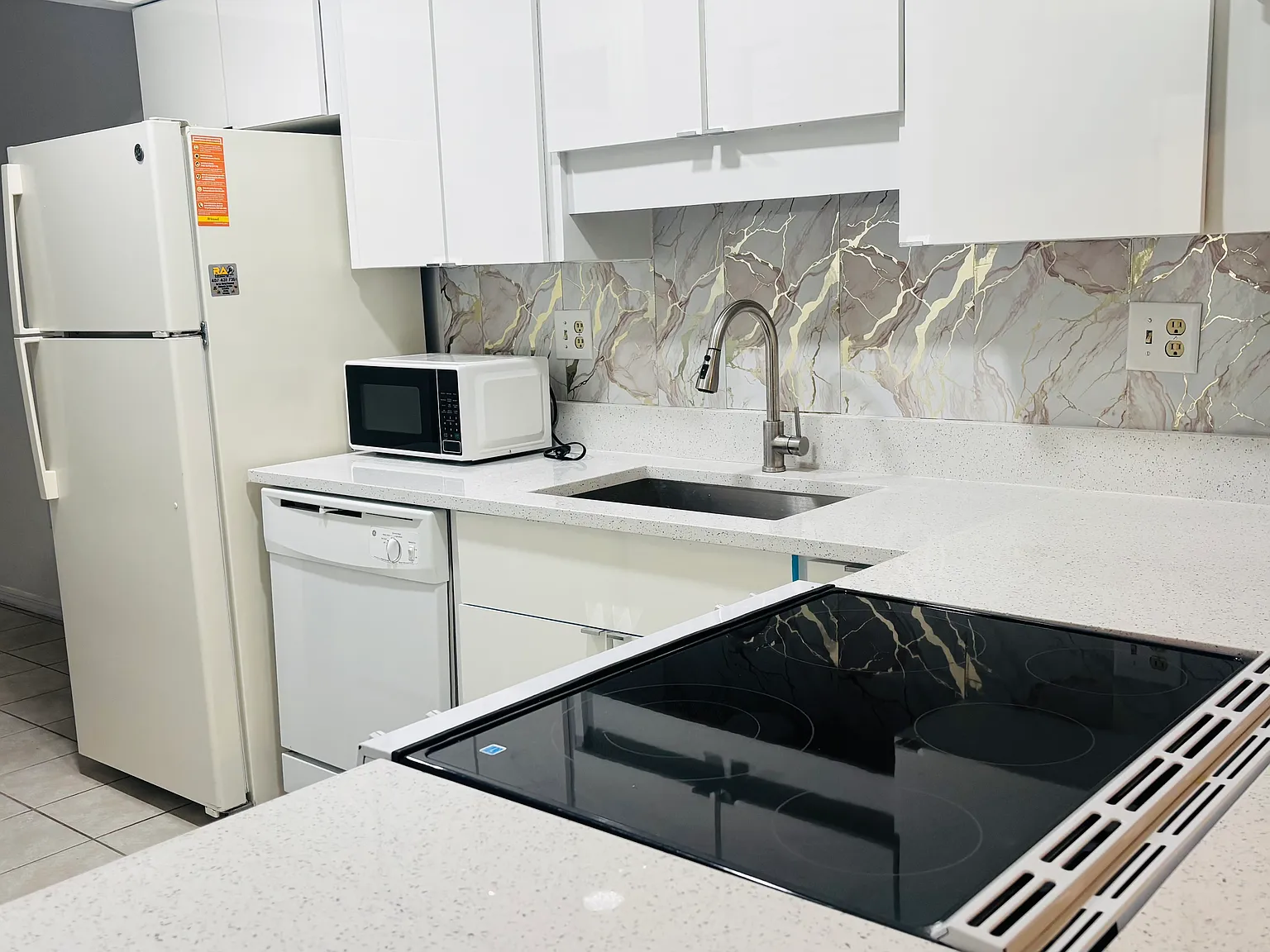 2 bed, 1000 sqft, $1,750 — Photo 3