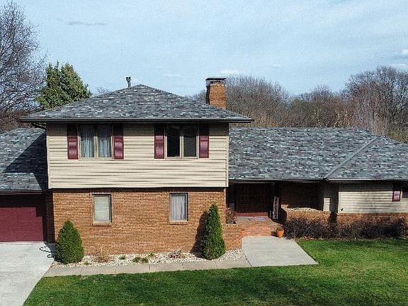 4th image of 623 Wildwood Ln