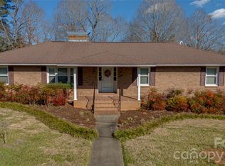 207 Woodlawn Dr, Morganton, NC 28655