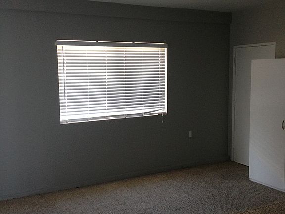 4th image of 10931 Erwin St