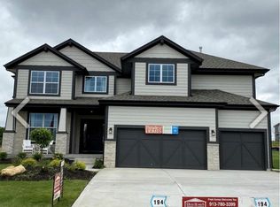 19531 W 116th Ct, Olathe, KS 66061