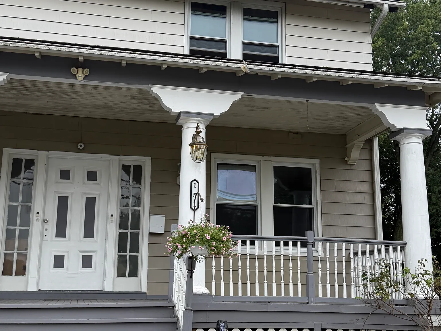 3 bed, 1.5 bath, 1200 sqft, $2,350 — Photo 1