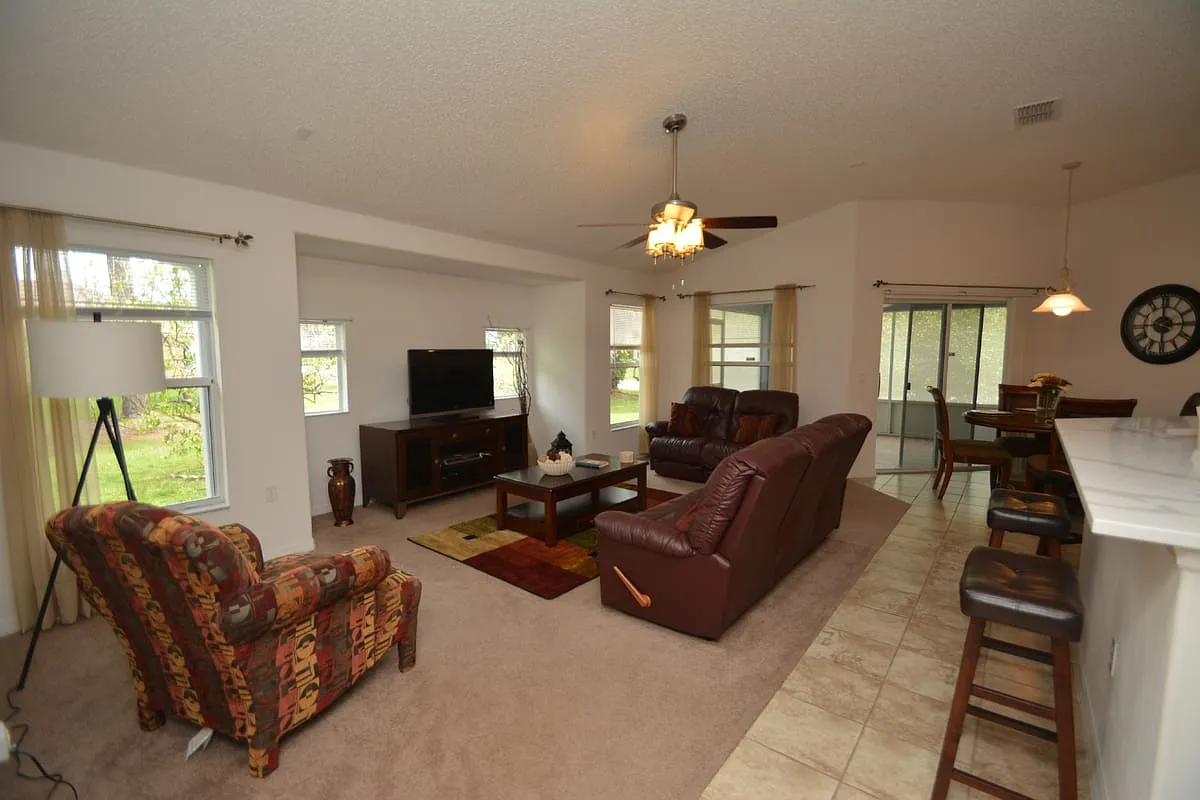 192 Pine Grove Dr — Photo 2