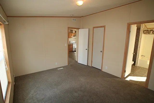 110 White Oak Dr — Photo 8