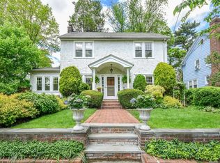 91 Bar Beach Rd, Port Washington, NY 11050