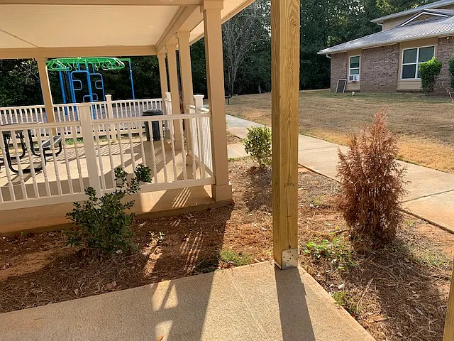 Valley Manor — Photo 8