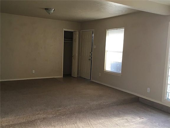 3rd image of 3830 Plymouth Dr