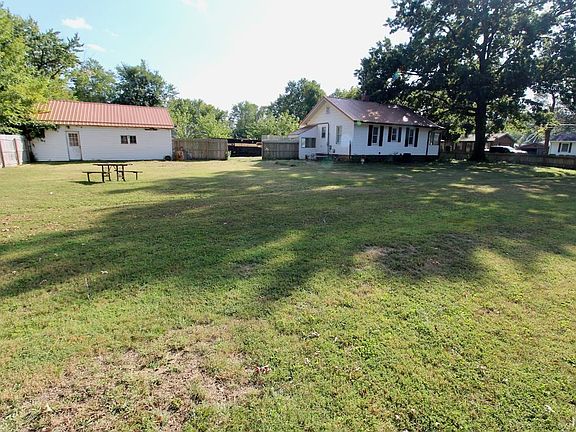 4th image of 1754 McConnell Ave