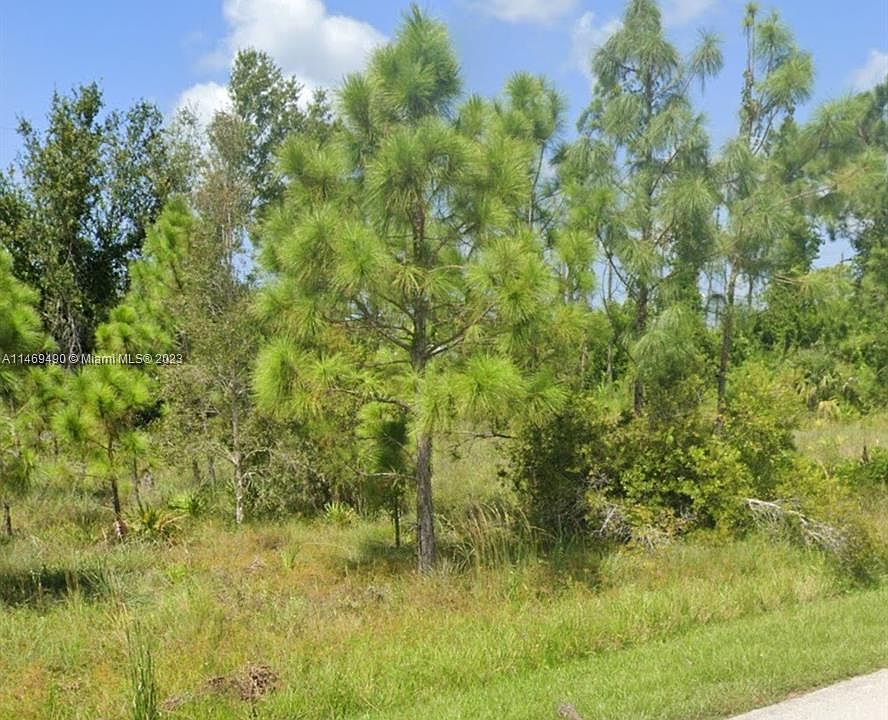 2nd image of 11293 Pepper Rd