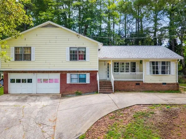 1209 Carriage Trl, Norcross, GA 30093
