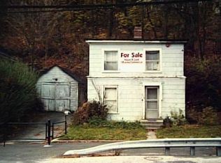 18 Padanaram Rd, Danbury, CT 06811