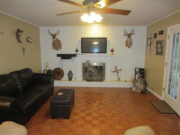 2nd image of 8920 Raven Dr