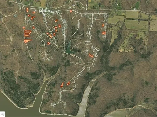 27 Shawnee Ct, Osceola, MO 64776