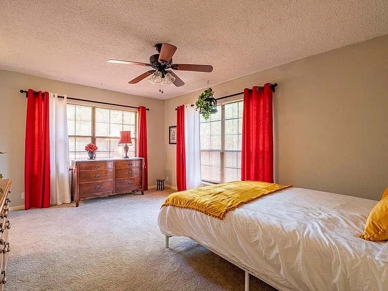 408 Heritage Trl — Photo 8
