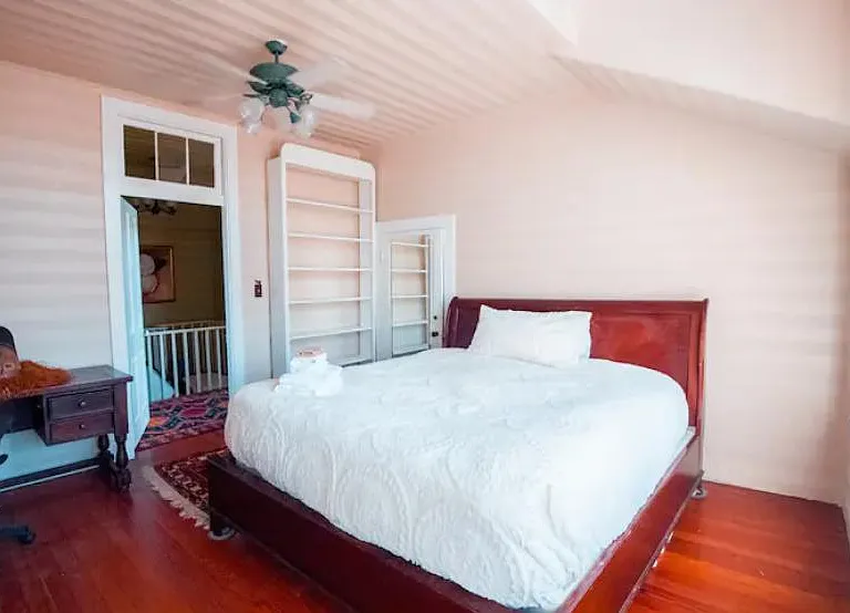 6056 Prytania St — Photo 2