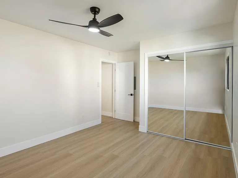 GS - 3129 Emerson — Photo 7