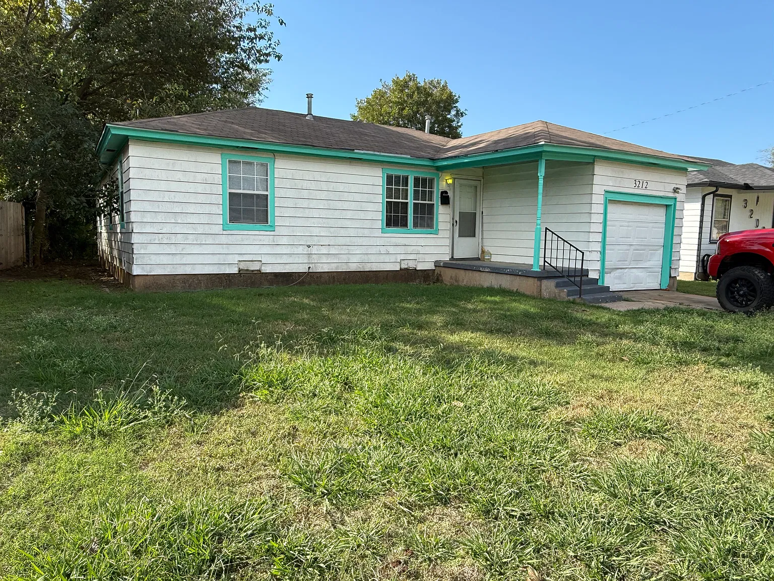 3 bed, 883 sqft, $1,000 — Photo 1