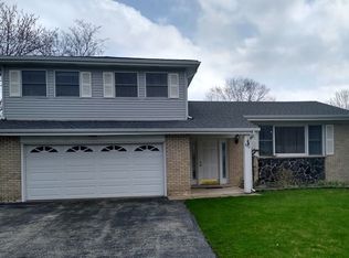 8717 S 83rd Ave, Hickory Hills, IL 60457