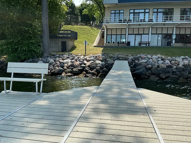 Mendota Lakeshore Apartments LLC — Photo 12