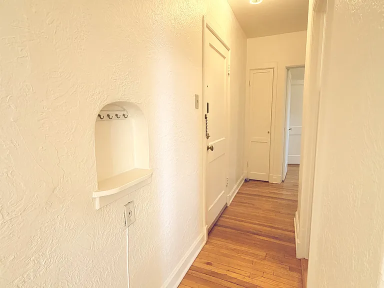 878 S Logan St #1 — Photo 6