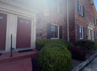 102 Hampton Dr, Evansville, IN 47715