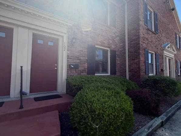 102 Hampton Dr, Evansville, IN 47715