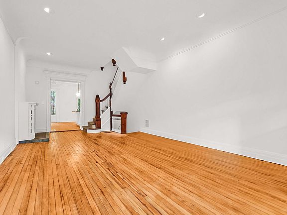 5th image of 204 Saint James Pl Floor 2