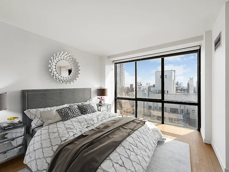 360 E 57th St #12B — Photo 4