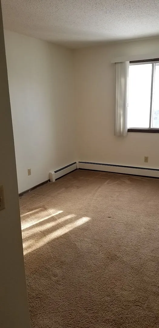 Janeville Apartments — Photo 4