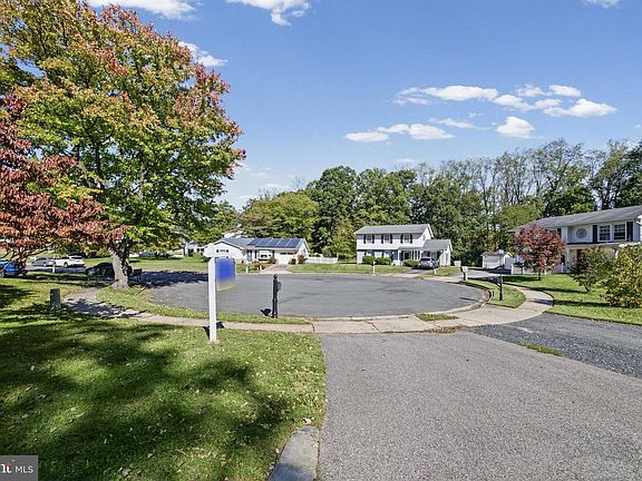 3rd image of 872 Frost Valley Ln