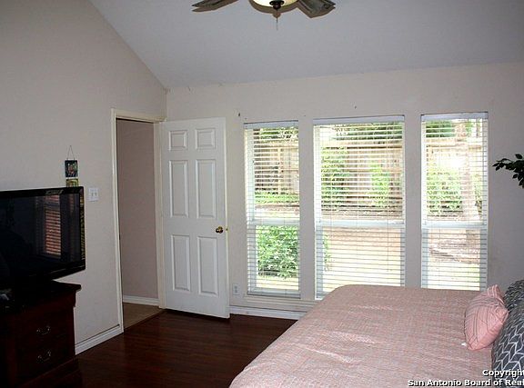 5th image of 6143 Oakwood Trl