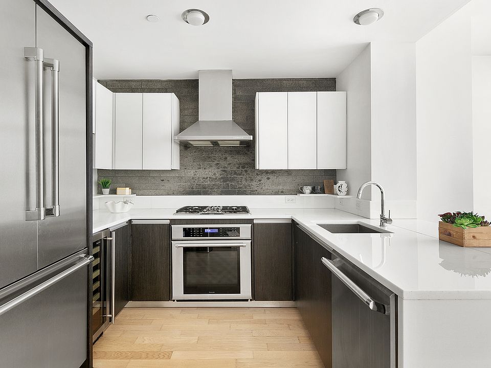 1st image of 247 W 46th St APT 606