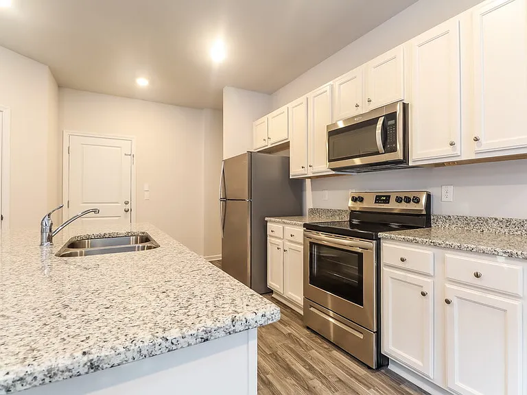 151 Hamilton Pointe Dr — Photo 7