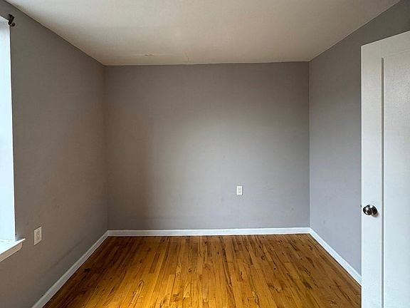 4th image of 294 Hawthorne Ave #1F