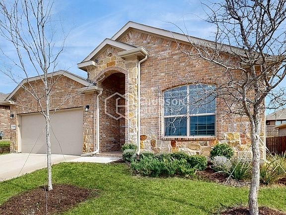 3rd image of 1240 Kerrville Ln